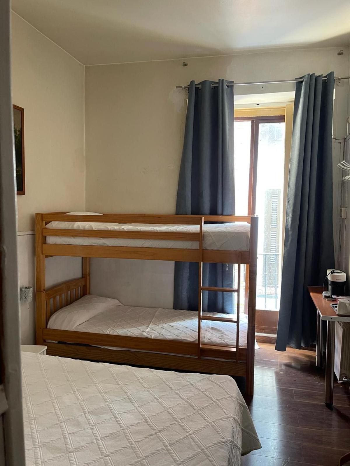 מדריד Hostal Daniel מראה חיצוני תמונה
