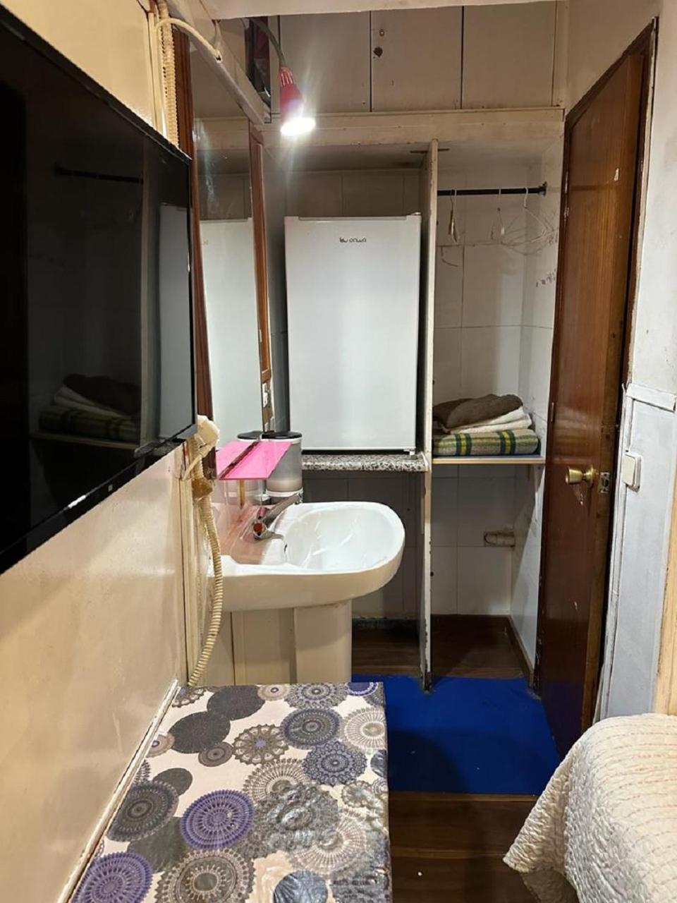 מדריד Hostal Daniel מראה חיצוני תמונה