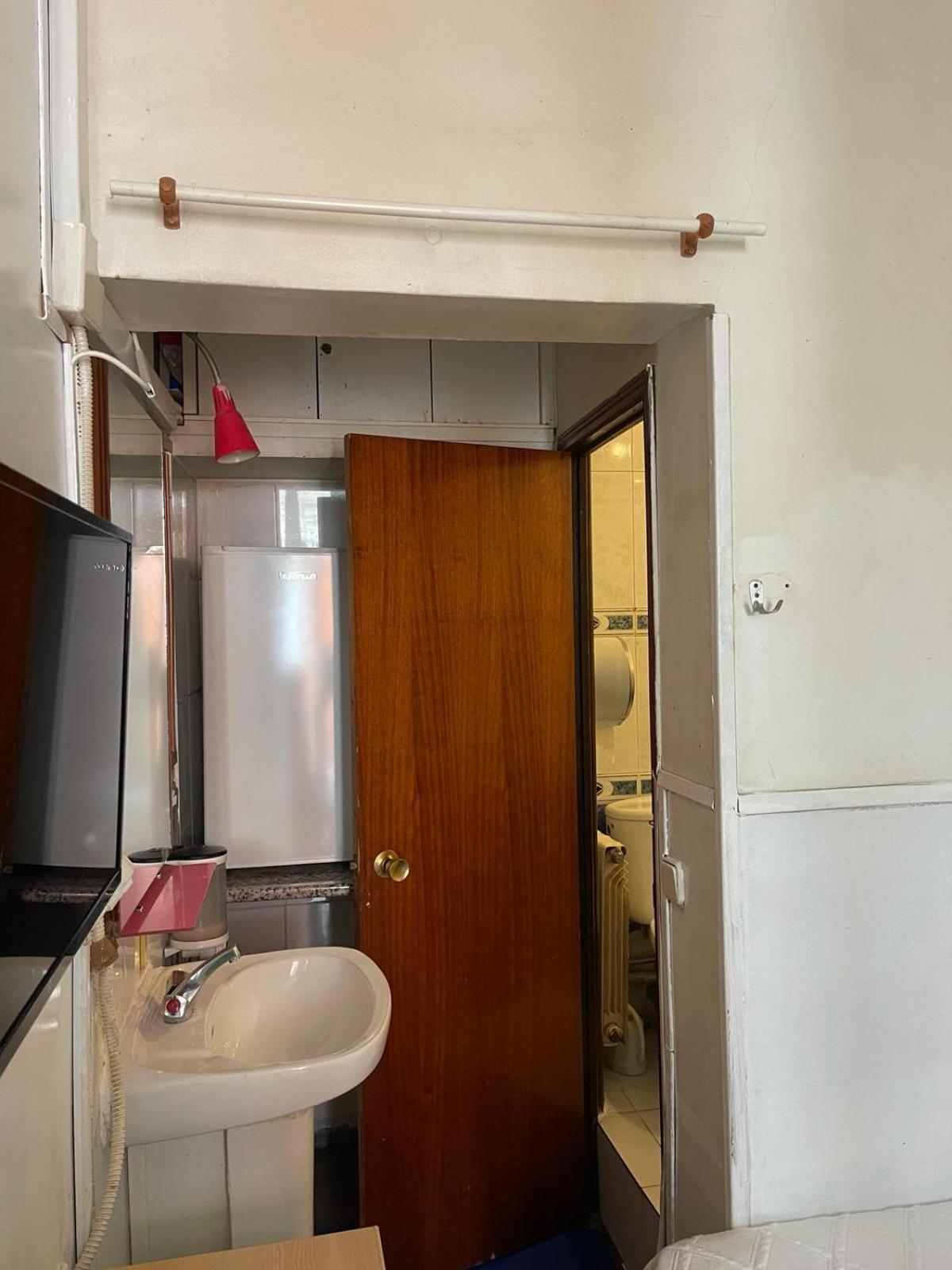 מדריד Hostal Daniel מראה חיצוני תמונה