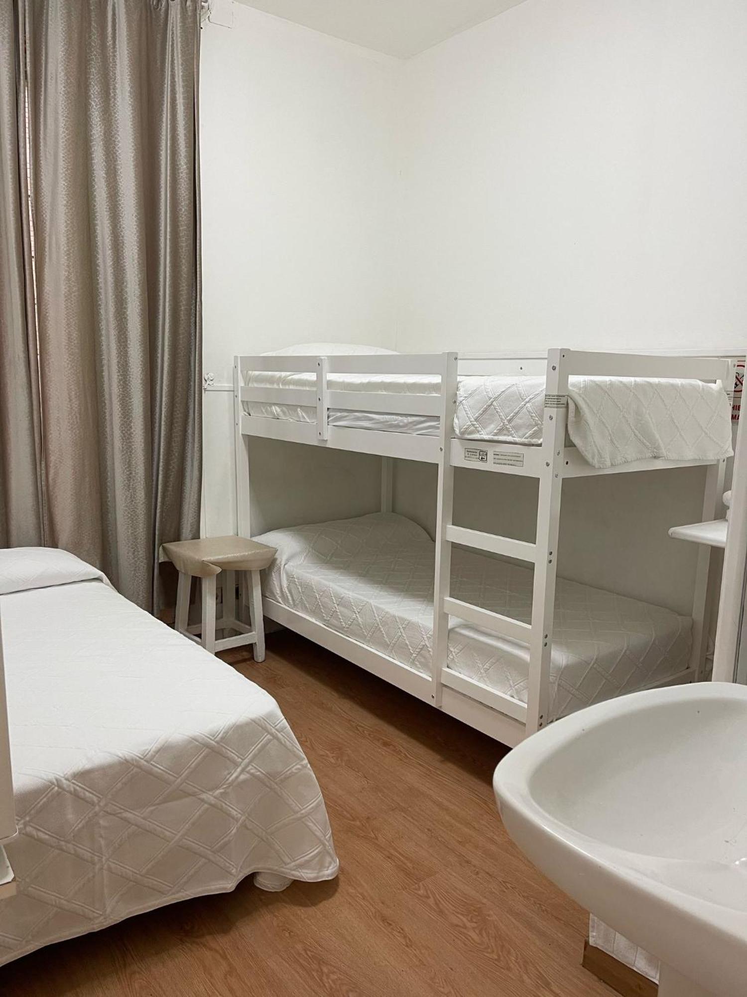 מדריד Hostal Daniel מראה חיצוני תמונה